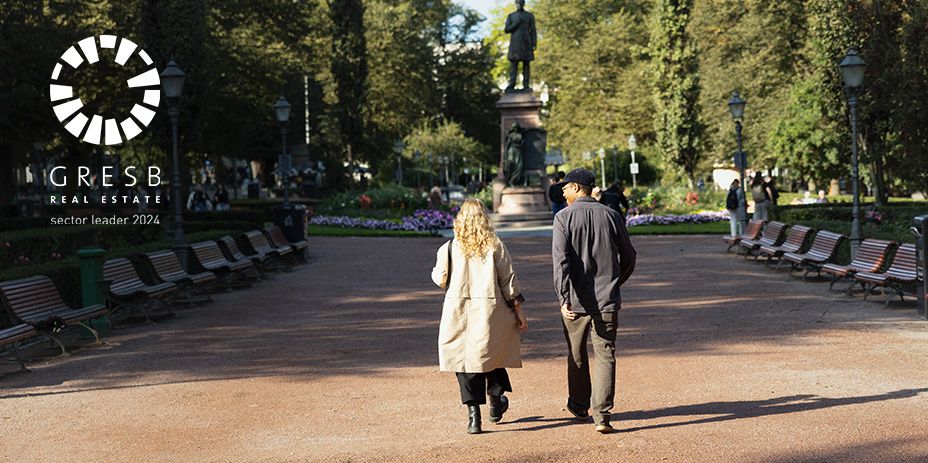 Kuva Helsingin Esplanadin puistosta.